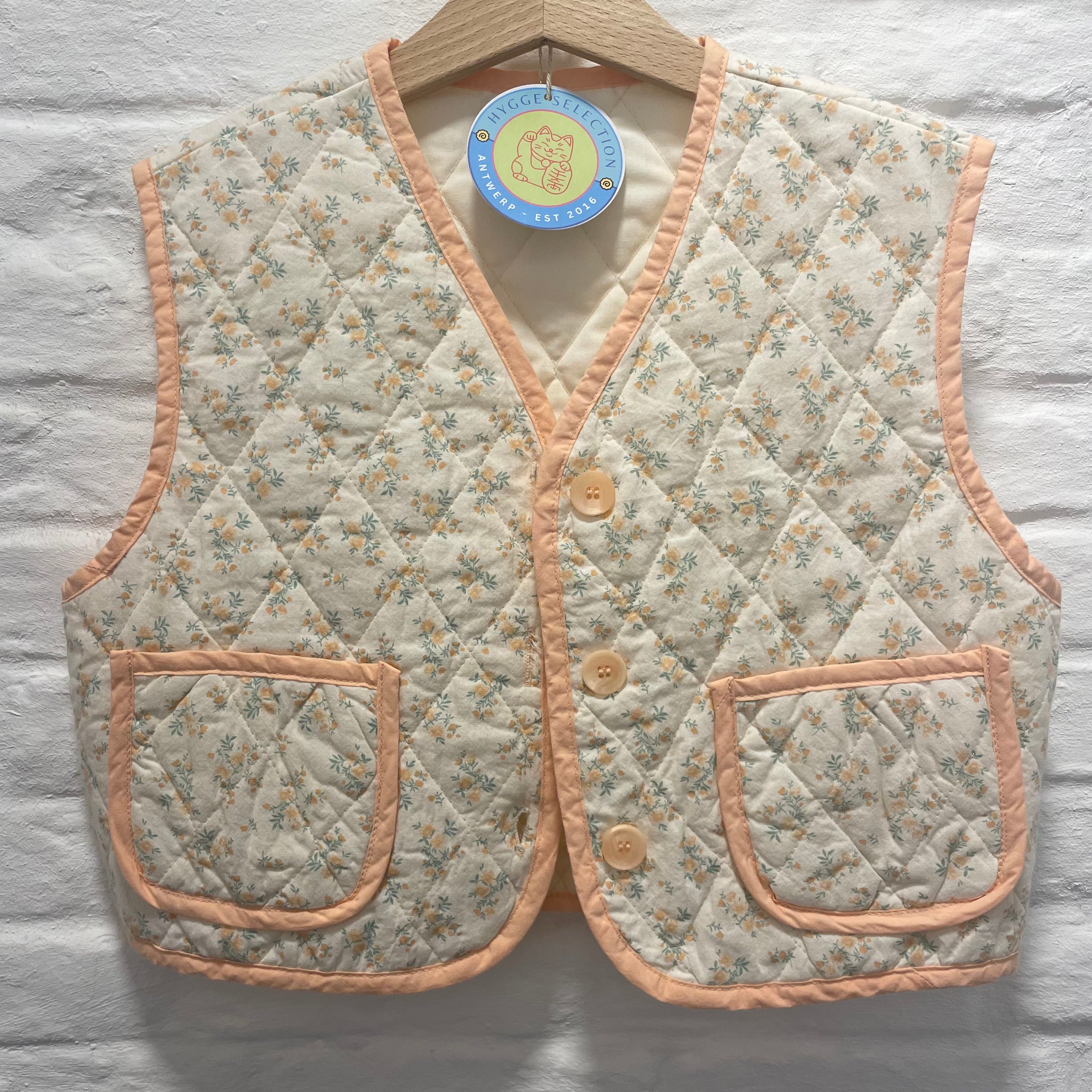 Hygge Selection - piping flower vest