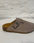 Suede clogs - beige