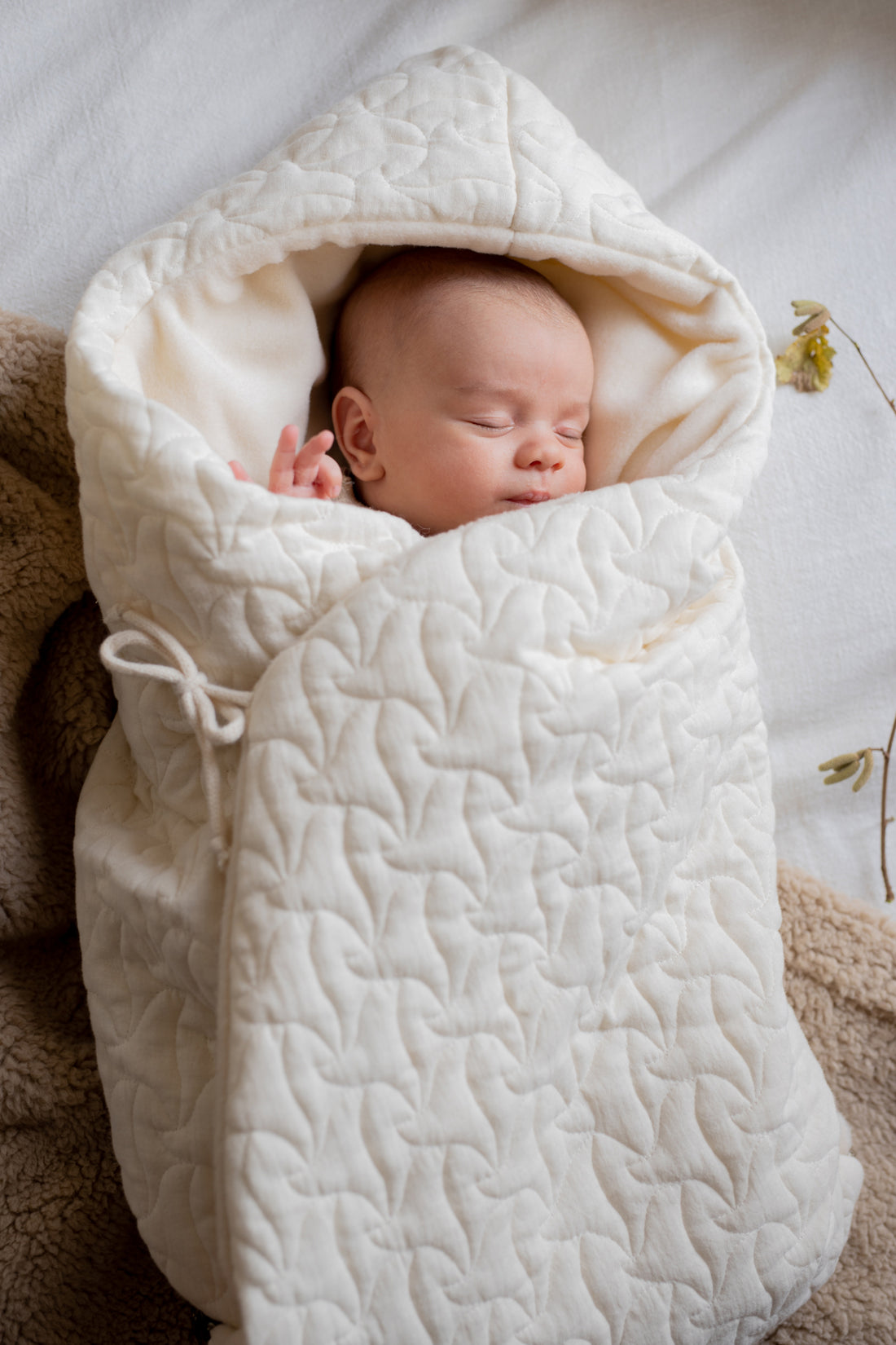 1+ in the family - Corine - quilted baby nest - ecru