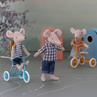 MAILEG - tricycle mouse - big brother with bag